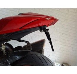 KIT Portatarga CNC Racing per Ducati Streetfighter 848 12-15 regolabile con Lucetarga LED + Catadiottro