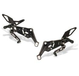 Pedane arretrate con offset variabile Racingbike per Aprilia Tuono 660 21-25 con poggiapiede fisso colore nero