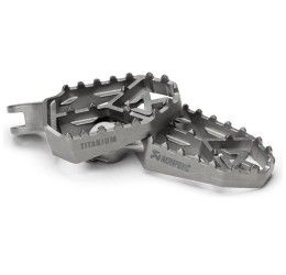 Pedane poggiapiedi maggiorate Titanio Akrapovic per Ducati Multistrada V2 2025