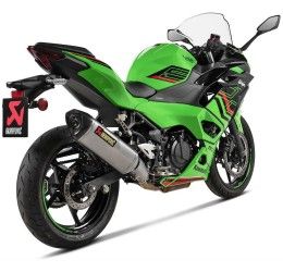 Terminale di scarico Akrapovic omologato Euro 5+ in titanio con fondello in carbonio per Kawasaki Ninja 500 24-25